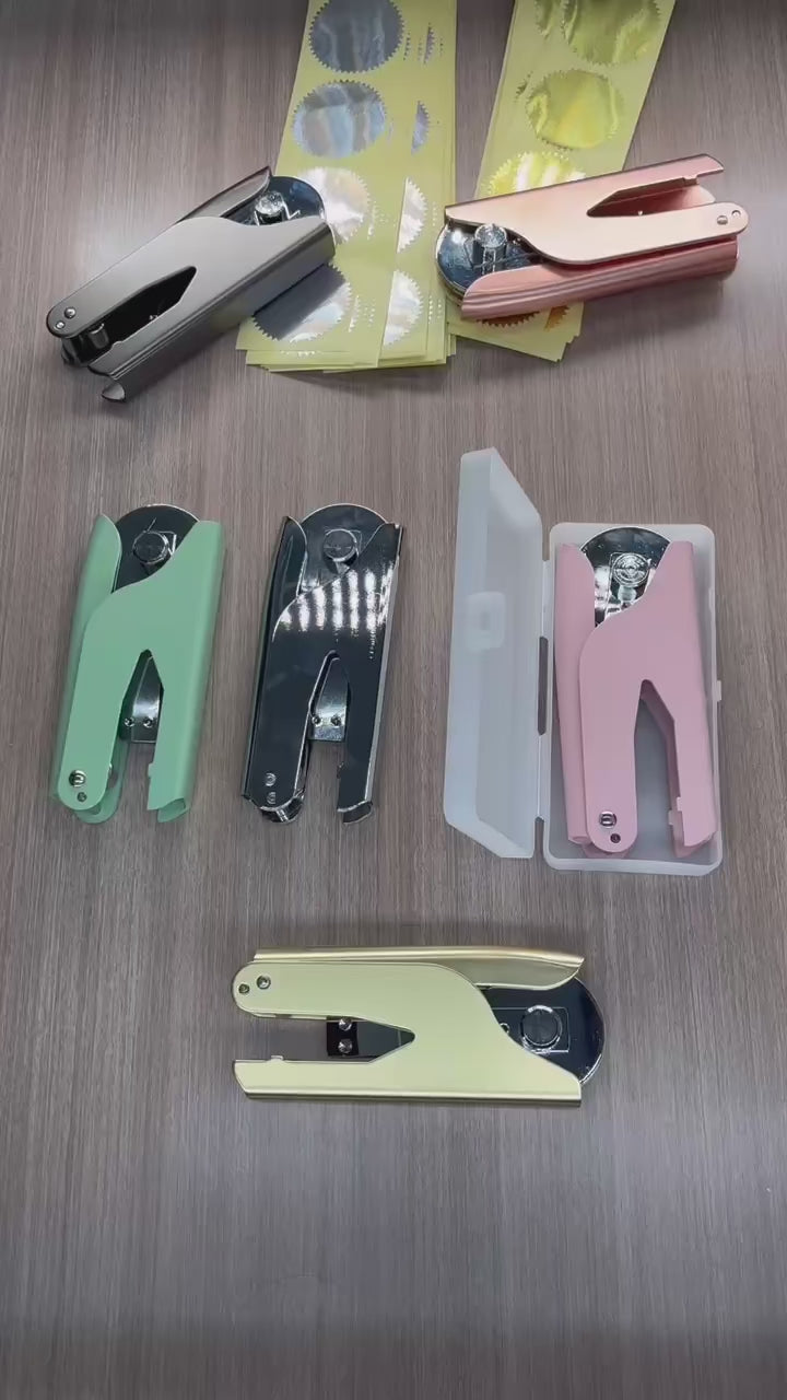 Pinza de grabado en relieve personalizada para el Pasaporte Celestial